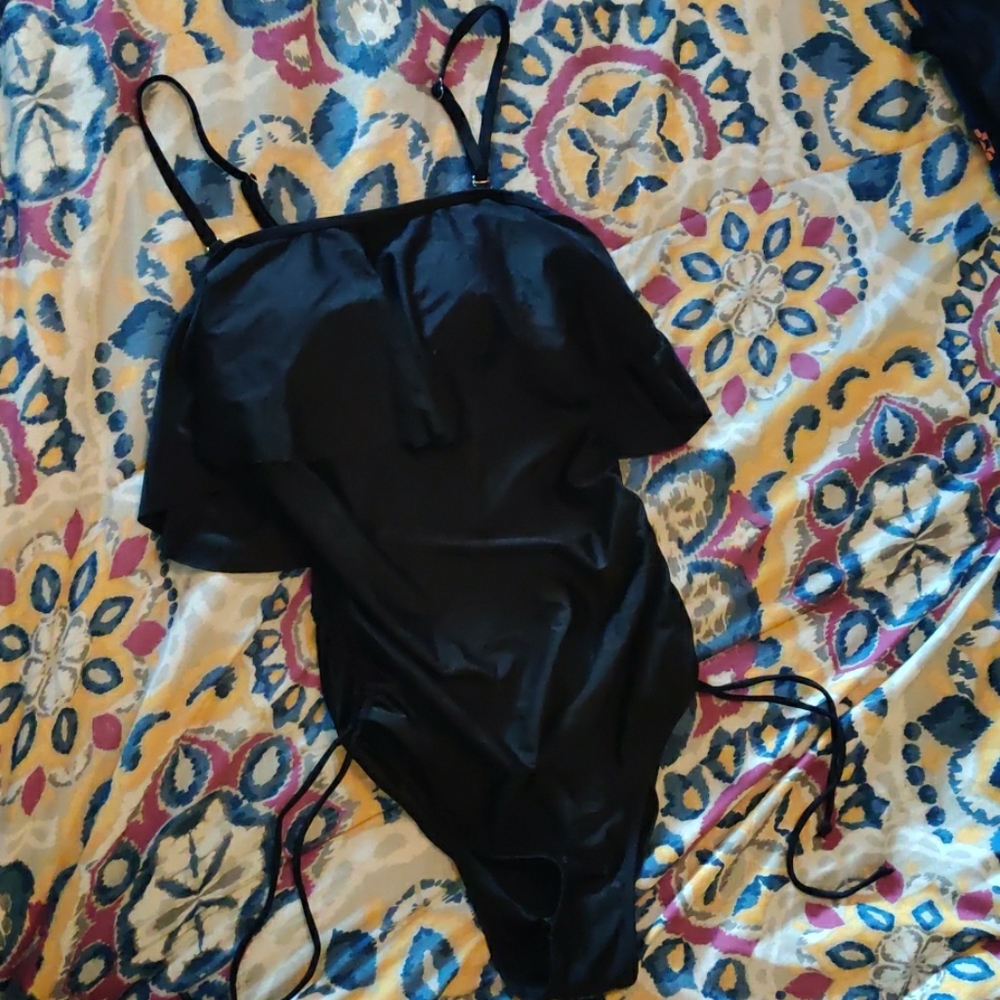Slimming black bathing suit
